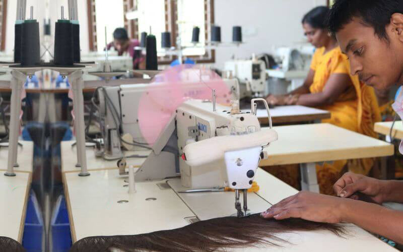 Fasci di capelli indiani biondi